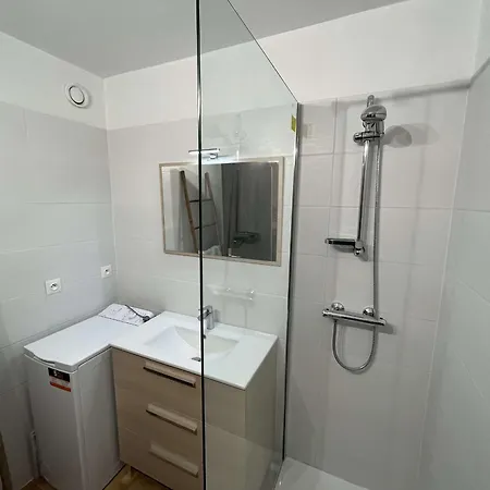Confort Avec Piscine, A 30m De La Mer, Cap D'agde - Fr-1-607-76 Apartment